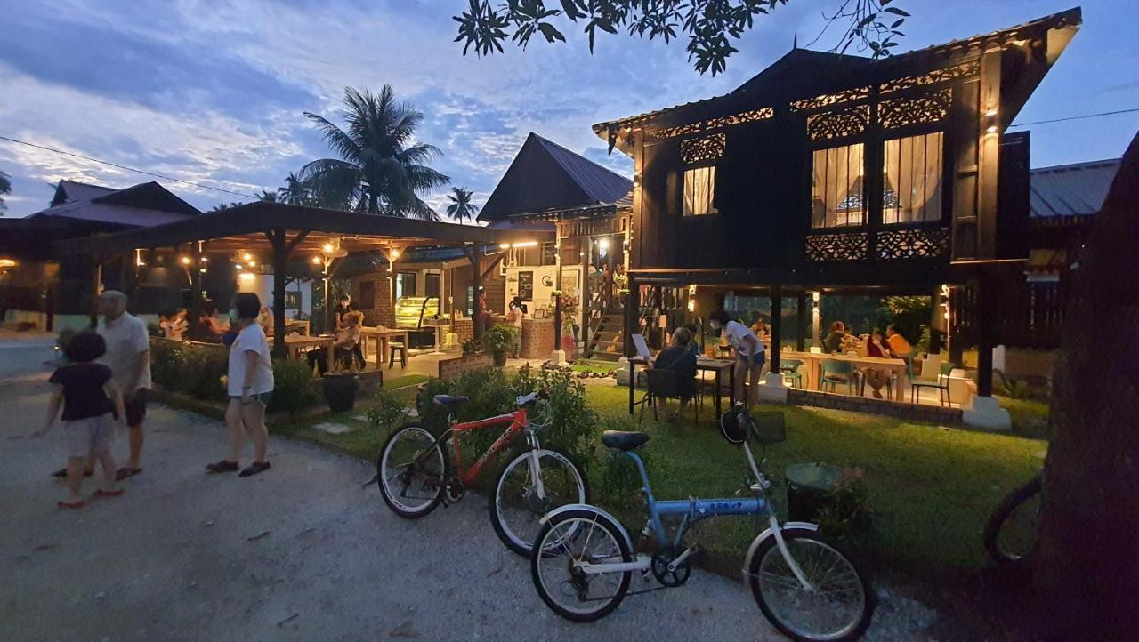 Sayang Di Kaki Bukit Homestay Near Icon City บูกิต เมอร์ตาจัม ภายนอก รูปภาพ