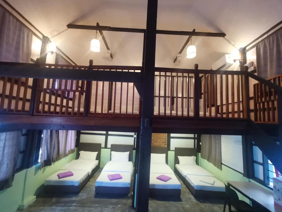 Sayang Di Kaki Bukit Homestay Near Icon City บูกิต เมอร์ตาจัม ภายนอก รูปภาพ