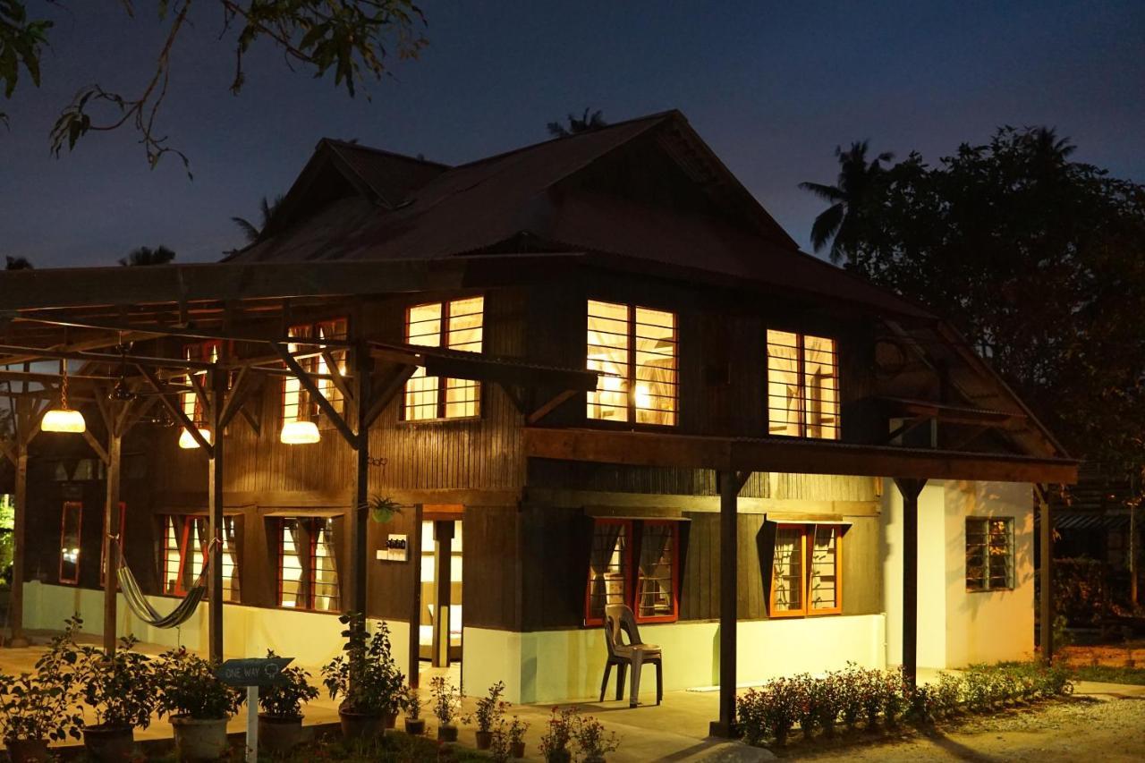 Sayang Di Kaki Bukit Homestay Near Icon City บูกิต เมอร์ตาจัม ภายนอก รูปภาพ