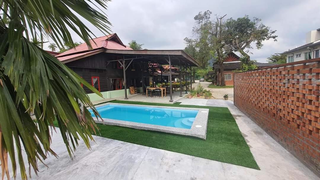 Sayang Di Kaki Bukit Homestay Near Icon City บูกิต เมอร์ตาจัม ภายนอก รูปภาพ