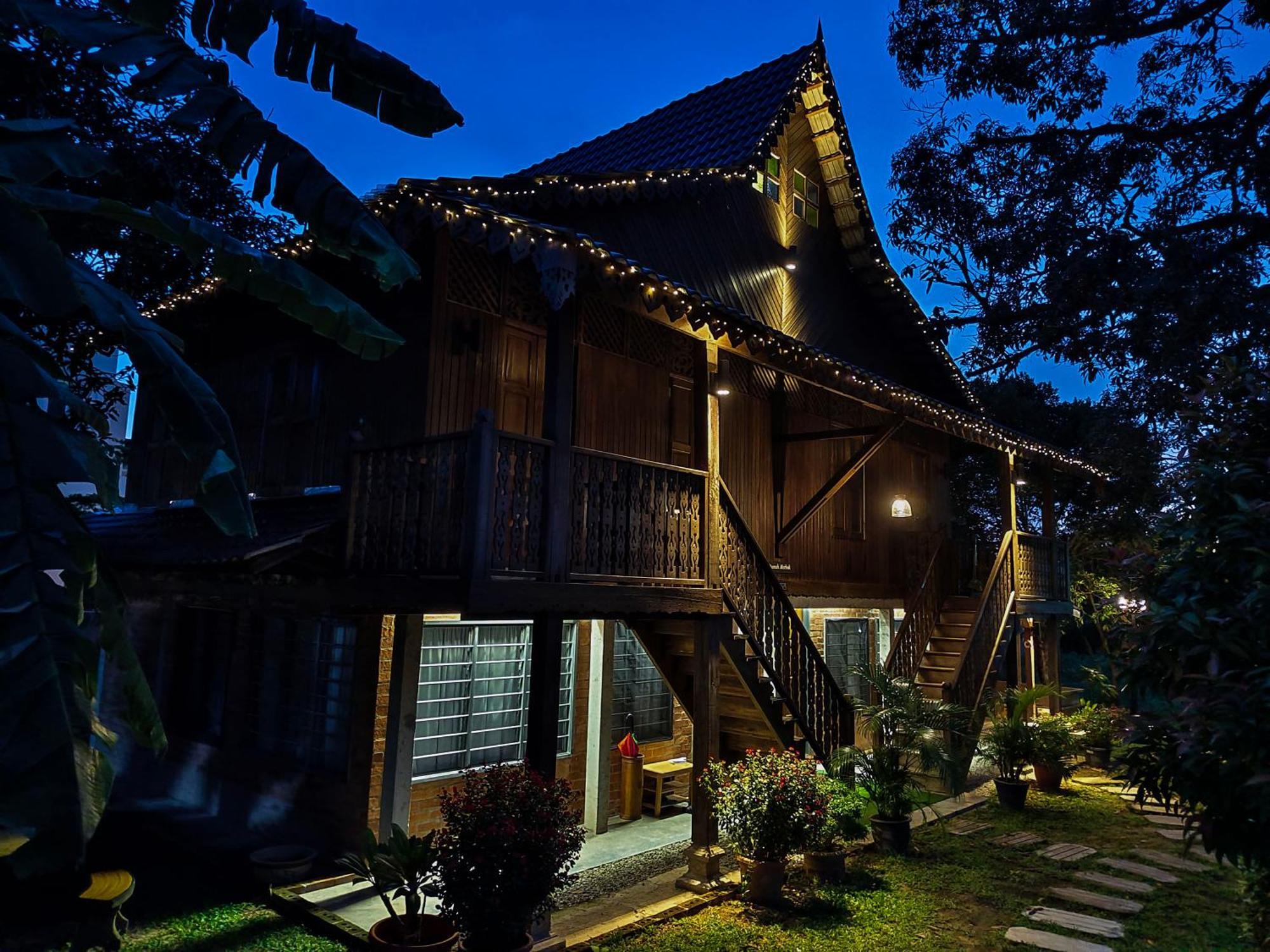 Sayang Di Kaki Bukit Homestay Near Icon City บูกิต เมอร์ตาจัม ภายนอก รูปภาพ